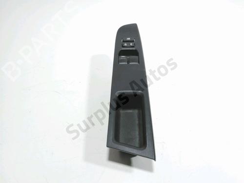 Used Left front window switch TOYOTA YARIS (_P13_) 1.3 (NSP130_, NSP130) (99 hp) 32488604