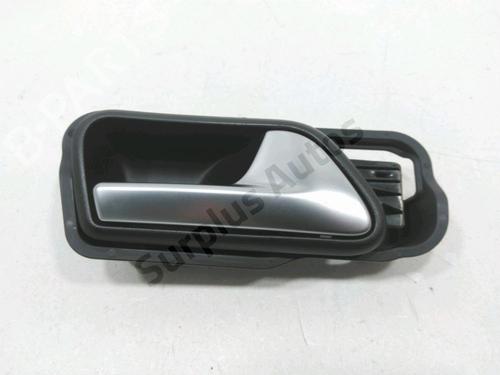 Used Front right interior door handle VW TOURAN (1T3) 1.6 TDI (105 hp) 30996327