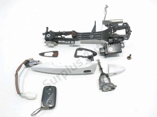 Used Front left exterior door handle Front left exterior door handle LEXUS IS II (_E2_) 200d (ALE20_, ALE20R) (150 hp) 33903972 33903972