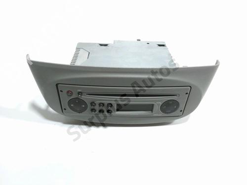 Bilradio RENAULT TWINGO II (CN0_) 1.5 dCi (CN0E) (64 hp) 28232545
