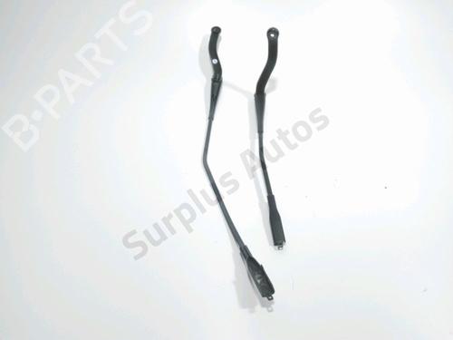Used Front windshield wiper arm OPEL CORSA E (X15) 1.4 (08, 68) (90 hp) 28272176