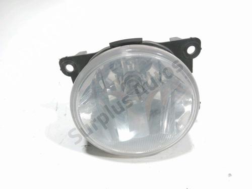 right-front-fog-light-citroen-c4-cactus-2014-37292462 main image