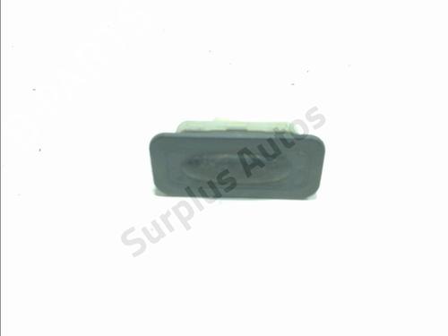 switch-renault-megane-iii-hatchback-bz01_-b3_-2008-40060380 main image