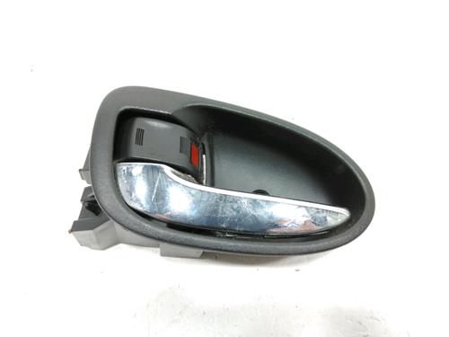 Used Rear left interior door handle TOYOTA YARIS (_P9_) 1.4 D-4D (NLP90_, NLP90R) (90 hp) 31000004