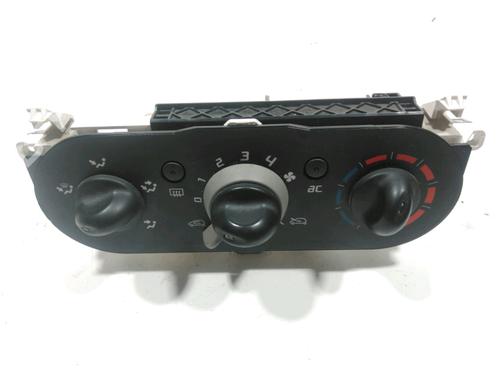 AC Styreenhet / Manøvreringsenhet RENAULT TWINGO II (CN0_) 1.2 16V (CN0K, CN0V, CN0A) (76 hp) 28227615