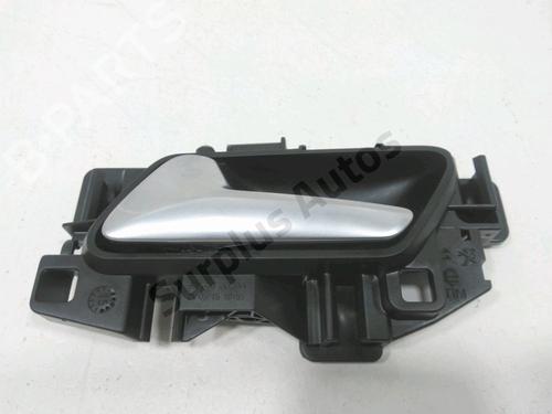 Venstre bagtil invendig håndtag Venstre bagtil invendig håndtag PEUGEOT 308 II (LB_, LP_, LW_, LH_, L3_) 1.2 THP 130 (131 hp) 33867622 33867622