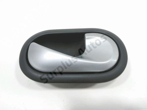 Maniglia interna posteriore destra RENAULT CLIO III Grandtour (KR0/1_) 1.5 dCi (KR0G) (68 hp) 31304761