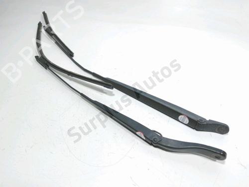 Used Front windshield wiper arm Front windshield wiper arm RENAULT CLIO III (BR0/1, CR0/1) 1.2 16V (BR02, BR0J, BR11, CR02, CR0J, CR11) (75 hp) 34617457 34617457