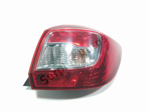 right-taillight-dacia-sandero-ii-2012-37292656 main image