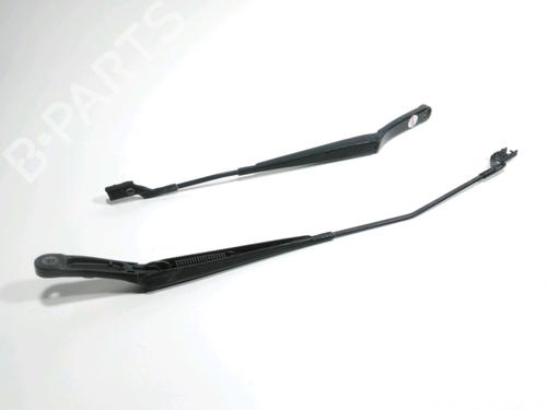 Used Front windshield wiper arm VW GOLF VII (5G1, BQ1, BE1, BE2) 1.2 TSI (86 hp) 28271903
