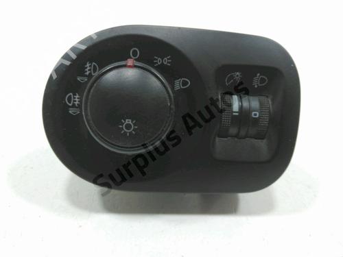 Used Headlight switch SEAT ALTEA (5P1) 1.9 TDI (105 hp) 30990506