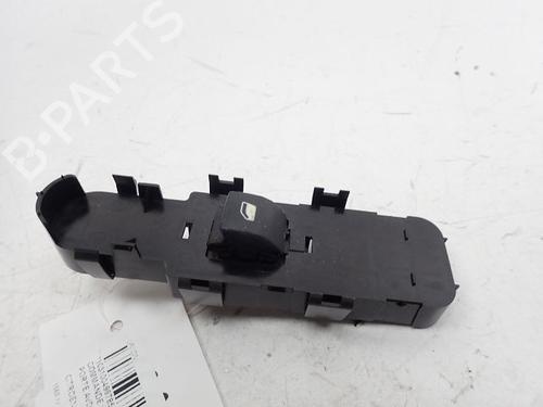 Used Right front window switch Right front window switch 37772768 37772768