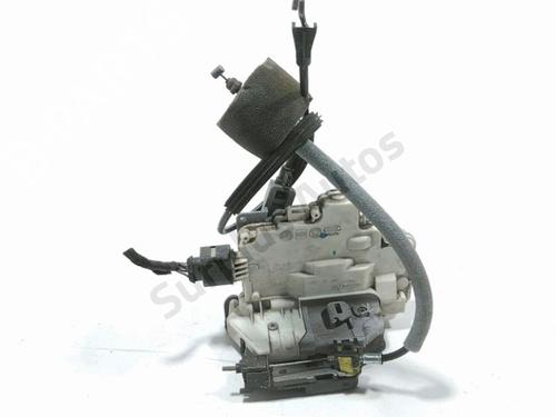 rear-left-lock-seat-leon-1p1-2005-2006-2007-2008-2009-2010-2011-2012-2013-40214103 main image