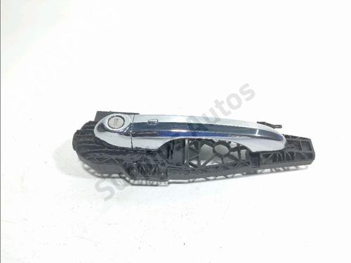 front-left-exterior-door-handle-fiat-500x-334_-2014-40059900 main image
