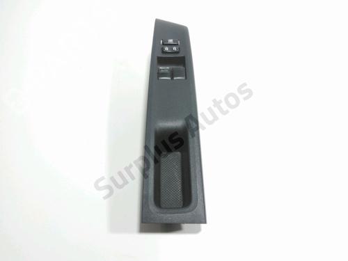 Used Left front window switch TOYOTA YARIS (_P13_) 1.5 Hybrid (NHP130_, NHP130) (101 hp) 30086733