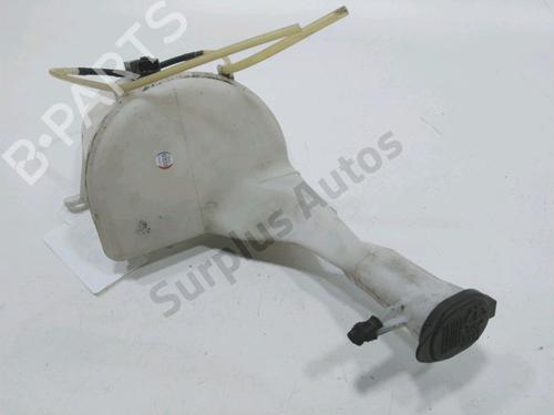 Used Windscreen washer tank TOYOTA YARIS (_P1_) 1.4 D-4D (NLP10_, NLP10R) (75 hp) 31008887