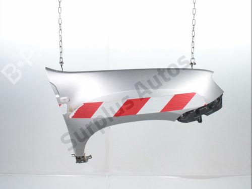 Used Right front fenders Right front fenders 38035379 38035379
