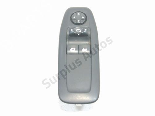 Used Left front window switch Left front window switch PEUGEOT 208 I (CA_, CC_) 1.6 HDi (114 hp) 39765488 39765488