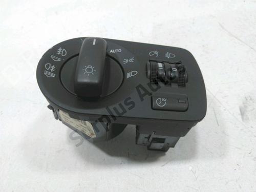 Used Headlight switch AUDI A3 (8P1) 1.9 TDI (105 hp) 30990464