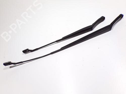 Used Front windshield wiper arm Front windshield wiper arm 37789751 37789751