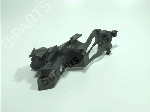 Used Rear bumper bracket Rear bumper bracket 37018015 37018015