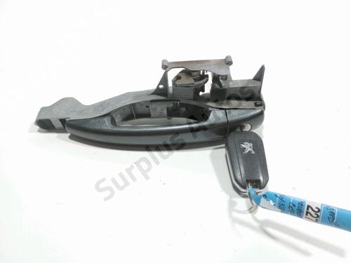 Used Front left exterior door handle PEUGEOT 208 I (CA_, CC_) 1.2 VTI 82 (82 hp) 30475314