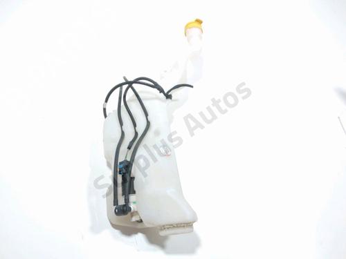 Used Windscreen washer tank RENAULT MEGANE IV Hatchback (B9A/M/N_) 1.6 dCi 130 (B9A4) (130 hp) 28274303