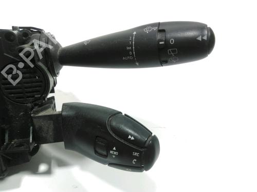 Steering wheel controls PEUGEOT 5008 (0U_, 0E_) 1.6 HDi | BP28226835E15 