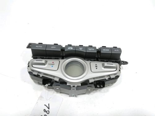 AC-Styringsenhed/Manøvreenhed HONDA JAZZ II (GD_, GE3, GE2) 1.3 iDSi (GD1) (83 hp) 30988451