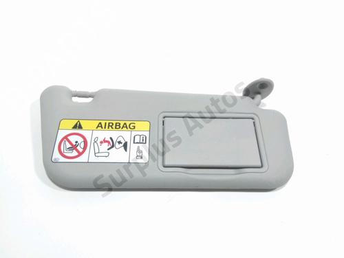 Used Right sun visor TOYOTA YARIS (_P13_) 1.5 Hybrid (NHP130_, NHP130) (101 hp) 29859584