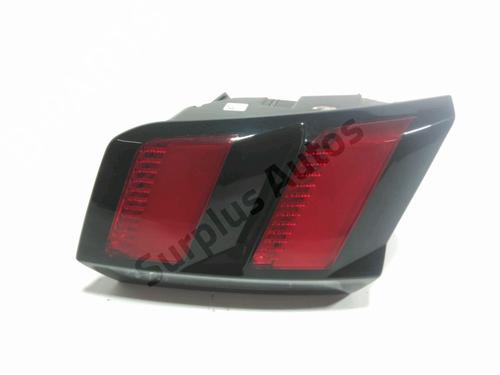 Used Right tailgate light PEUGEOT 3008 II SUV (MC_, MR_, MJ_, M4_) 1.2 THP/ PureTech 130 (MRHNSM, MRHNSU, MRHNSJ, MRHNYW,... (131 hp) 30367646