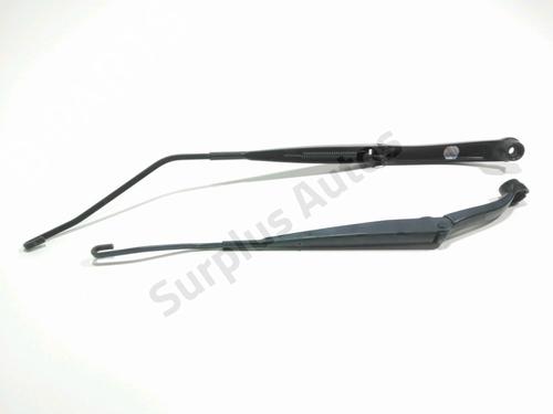 Used Front windshield wiper arm OPEL KARL (C16) 1.0 (75 hp) 28272198