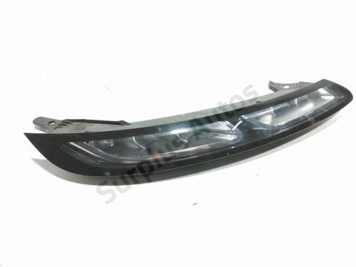 right-daytime-light-citroen-c4-cactus-2014-33974237 main image