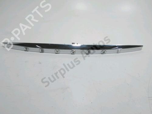 Used Tailgate handle Tailgate handle PEUGEOT 407 SW (6E_, 6D_) 2.0 HDi 135 (136 hp) 40214341 40214341