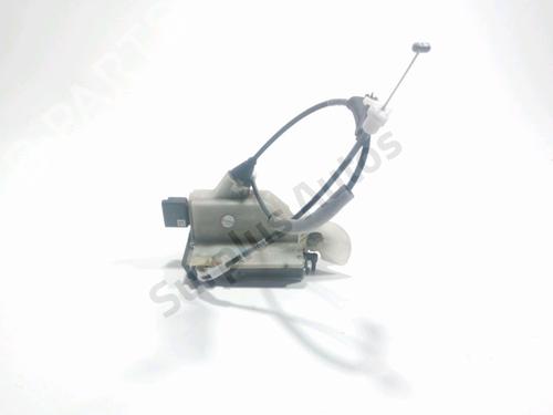 Używane Zamek drzwi przednich lewych PEUGEOT 208 I (CA_, CC_) 1.6 HDi (92 hp) 30475361