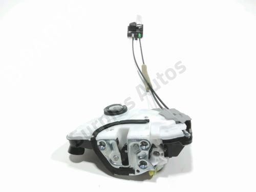front-left-lock-suzuki-swift-v-az-2017-28248149 main image