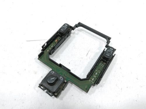 Used Left front window switch Left front window switch MERCEDES-BENZ C-CLASS (W202) C 250 Turbo-D (202.128) (150 hp) 30998936 30998936