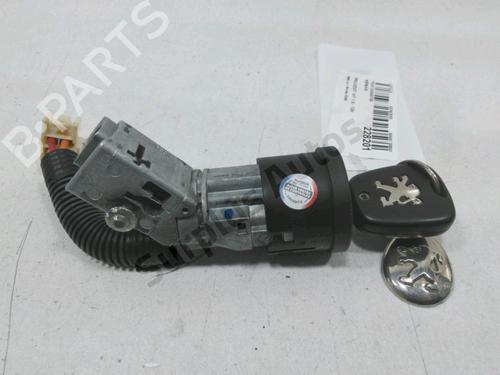 Used Ignition barrel PEUGEOT 107 (PM_, PN_) 1.0 (68 hp) 30987318