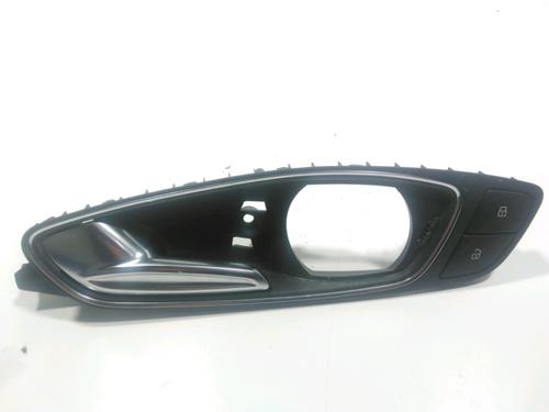 Used Front left interior door handle Front left interior door handle AUDI A1 Sportback (8XA, 8XF) 1.6 TDI (105 hp) 28243131 28243131