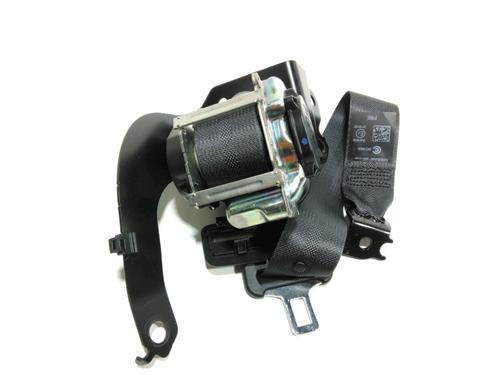 rear-left-seatbelt-nissan-juke-f16_-2019-28234096 main image