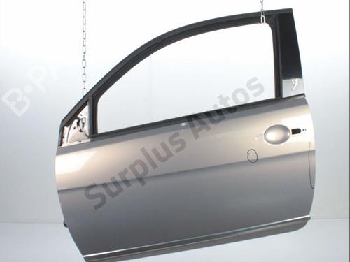 Used Left front door LANCIA YPSILON (843_) 1.3 D Multijet (843.AXF11, 843.AXF1A, 843.AXM11,... (75 hp) 28244509