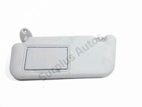 Used Left sun visor Left sun visor TOYOTA YARIS (_P13_) 1.5 Hybrid (NHP130_, NHP130) (101 hp) 40060552 40060552