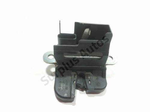 Bakluke lås VW TOURAN (1T1, 1T2) 2.0 TDI (140 hp) 30654766