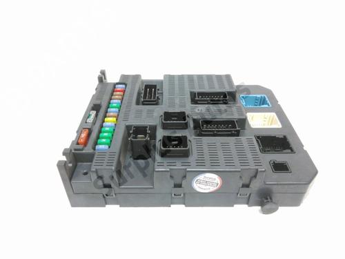 Used Fuse box Fuse box 39524626 39524626