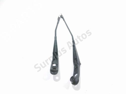 Used Front windshield wiper arm AUDI Q2 (GAB, GAG) 1.4 TFSI (150 hp) 28688522