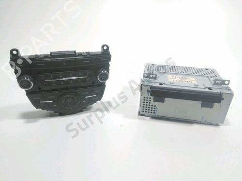 Used Radio Radio 37769932 37769932