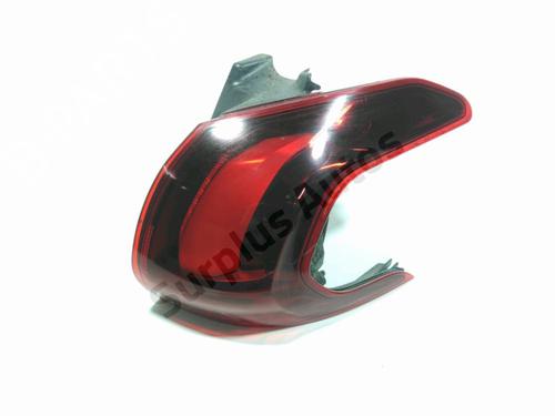 Used Right taillight Right taillight PEUGEOT 2008 I (CU_) 1.2 THP 110 / PureTech 110 (110 hp) 33333913 33333913