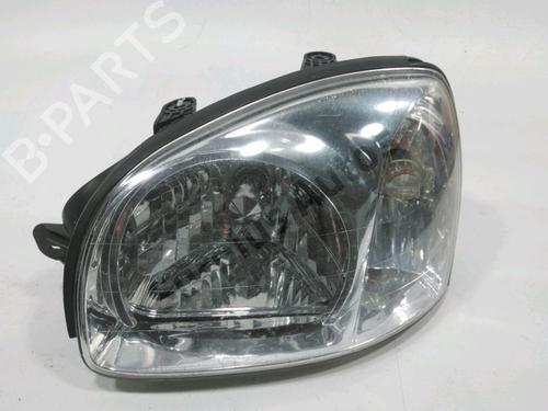 Used Left headlight HYUNDAI SANTA FÉ I (SM) 2.0 CRDi 4x4 (125 hp) 31005294