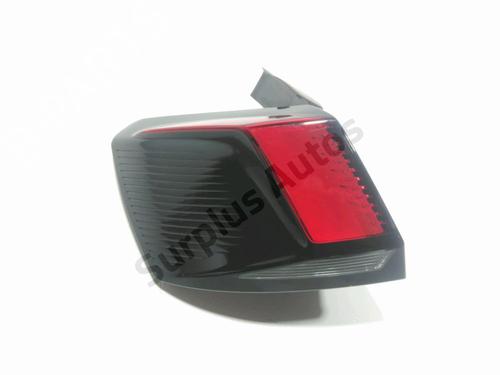 Used Left taillight PEUGEOT 3008 II SUV (MC_, MR_, MJ_, M4_) 1.2 THP/ PureTech 130 (MRHNSM, MRHNSU, MRHNSJ, MRHNYW,... (131 hp) 30367660