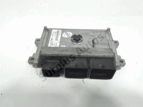 Used Engine control unit (ECU) PEUGEOT 208 I (CA_, CC_) 1.2 VTI 82 (82 hp) 28221047
